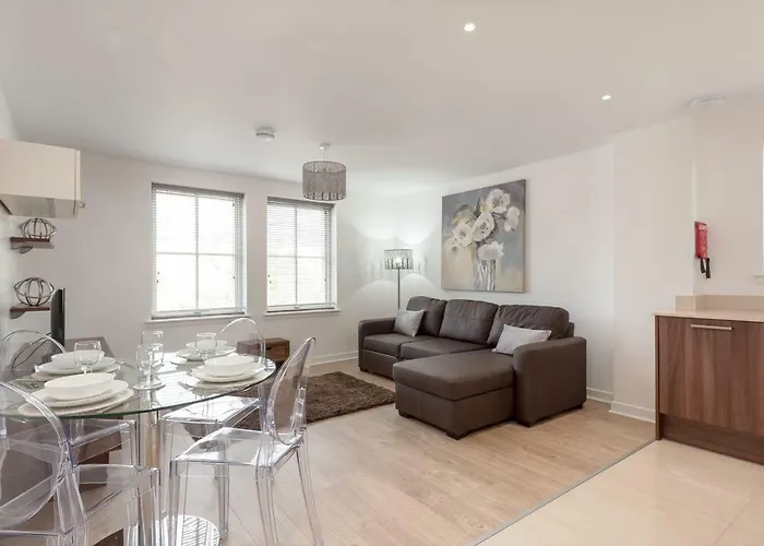 Kew Terrace Luxury Apartment