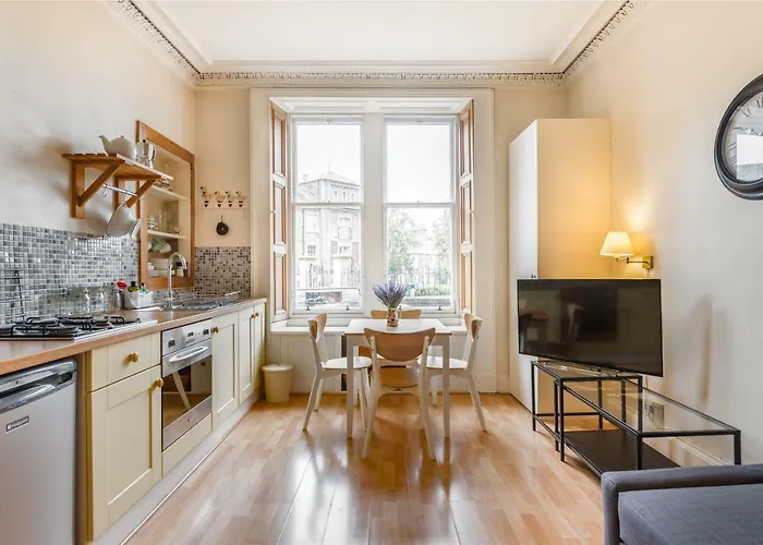 Spacious & Unique City Central 1 Bed With Wifi