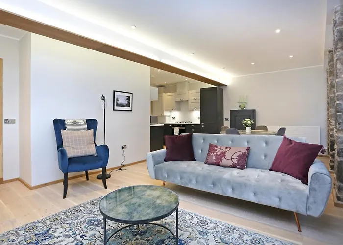 Joivy Refurbished Home On The Royal Mile