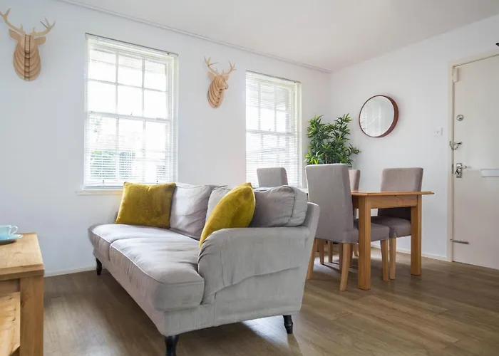Modern Grassmarket Apartment