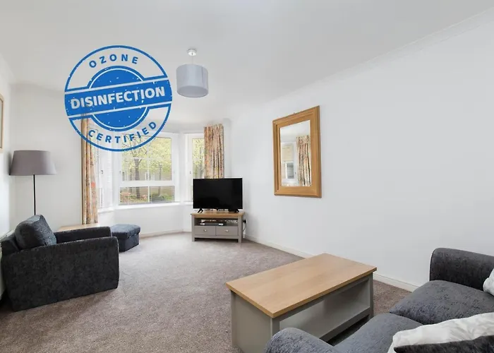 Dicksonfield Groud Floor Apartment