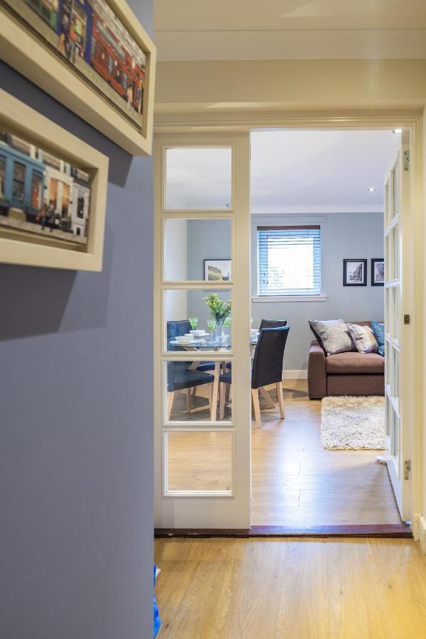 The Rock View Old Town 2-bedroom Terrace Lift Parking Edinburgh