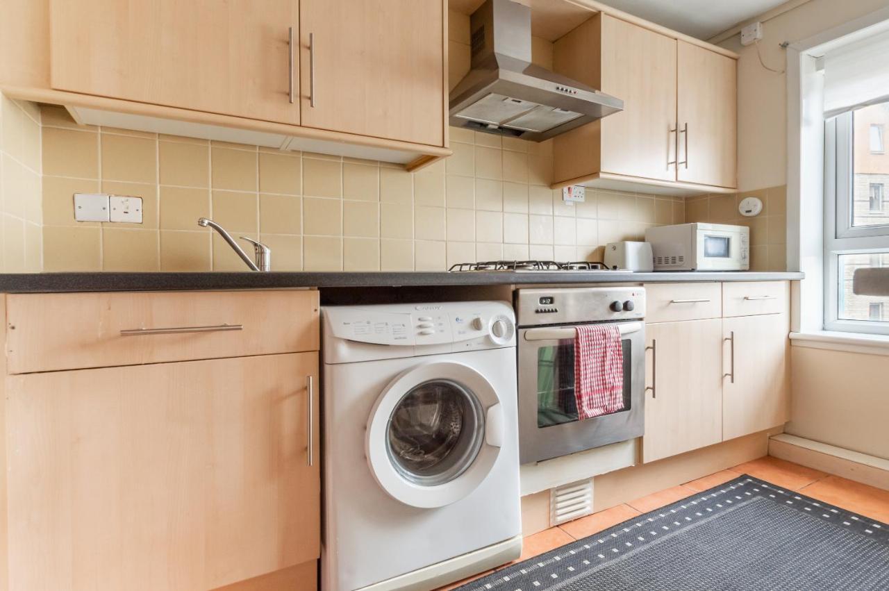 Edinburgh City Centre Aishia/Sakina Apartment EDI