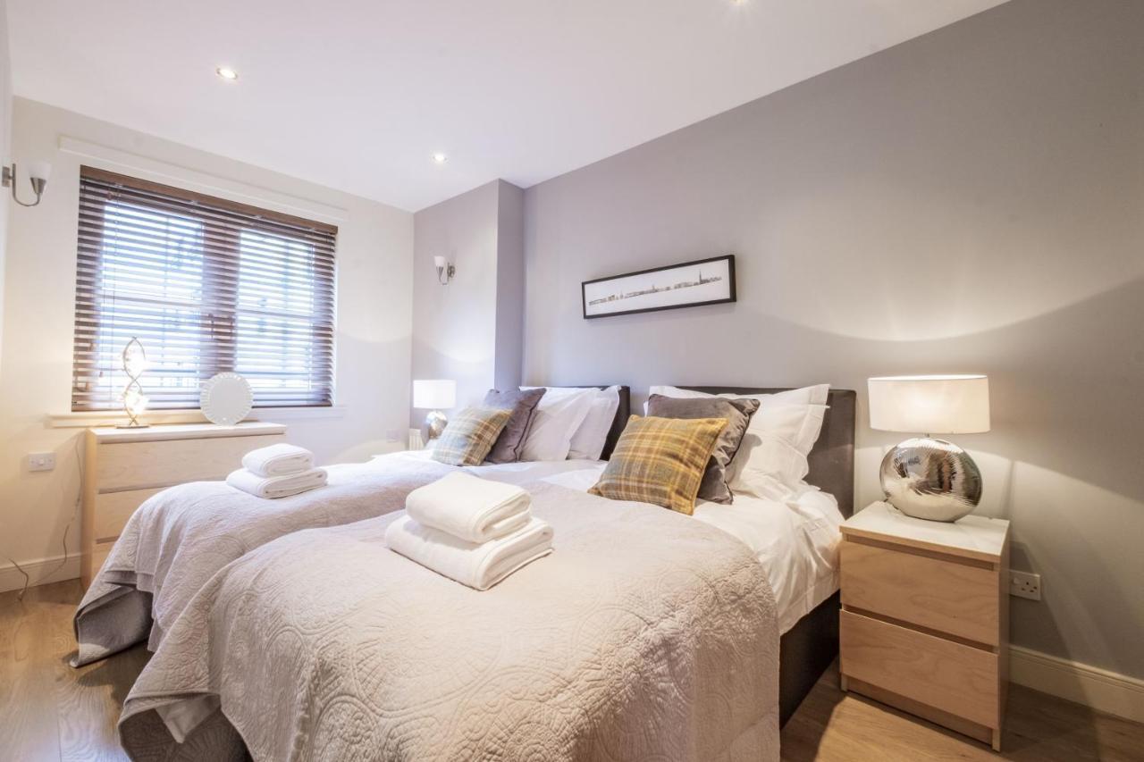 The Rock View Old Town 2-bedroom Terrace Lift Parking Edinburgh