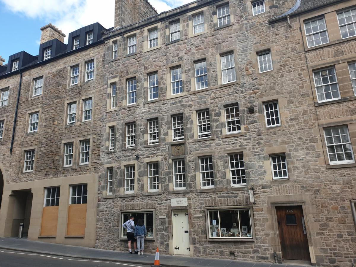 Canongate - Spacious And Historic 2 Bed Flat On Royal Mile Apartment