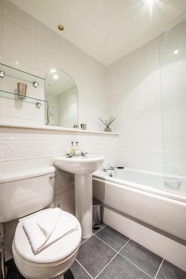 The Rock View Old Town 2-bedroom Terrace Lift Parking Apartment Edinburgh