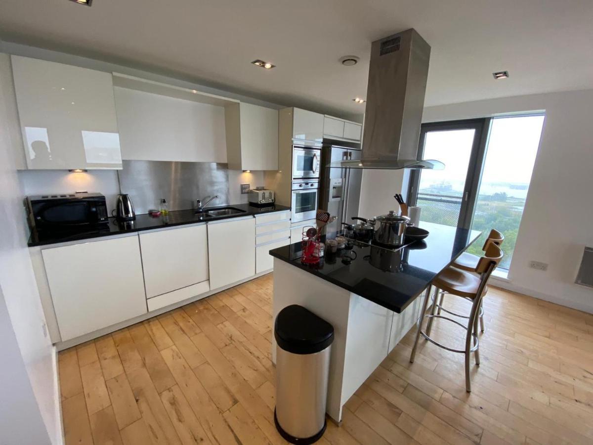 Grand Harbour Apartment Edinburgh