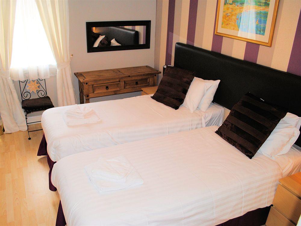 Edinburgh Aparthotel 4*
