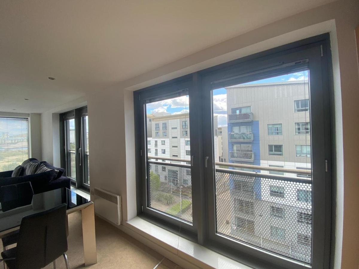 Grand Harbour Apartment Edinburgh