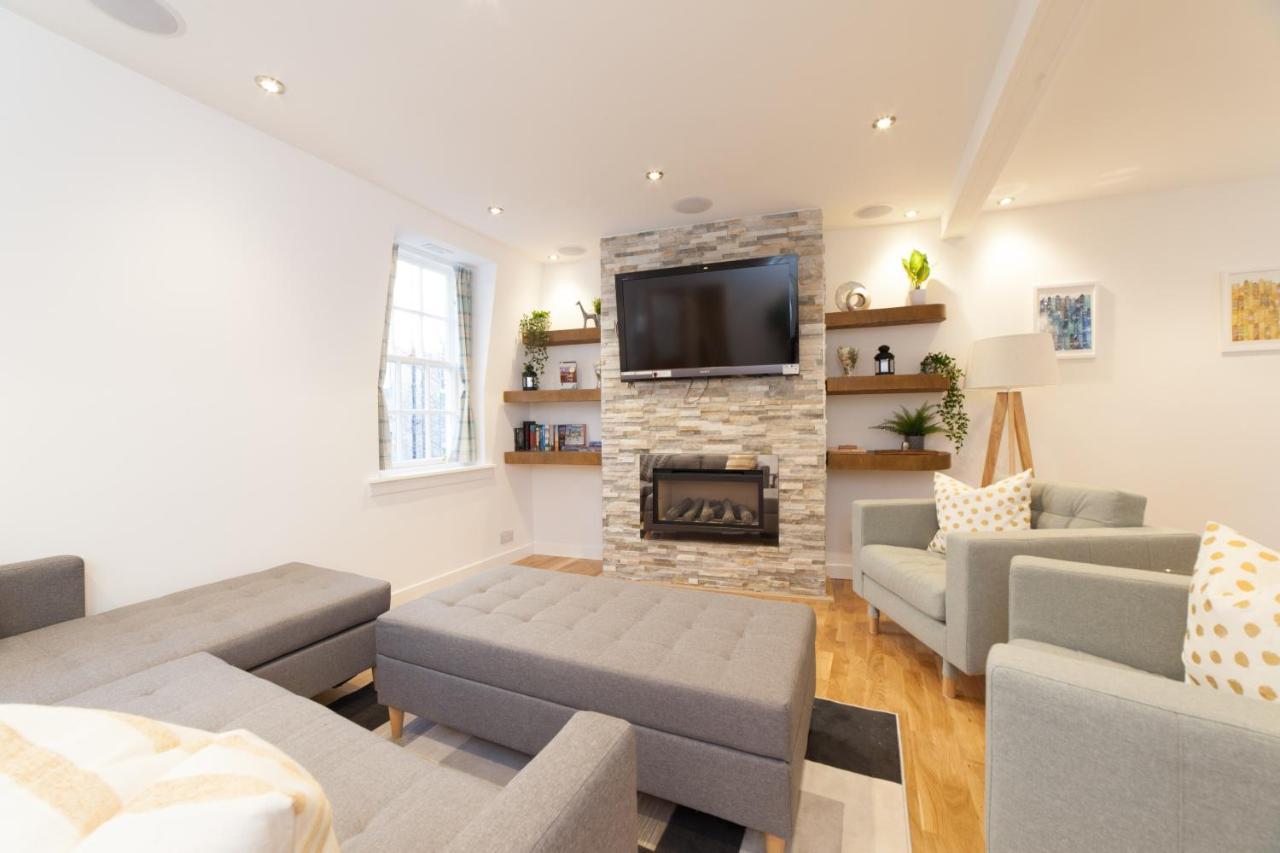 Queensferry Street Lane - Fantastic 2 Bedroom Centre Mews House With Free Secure Parking! * EDI