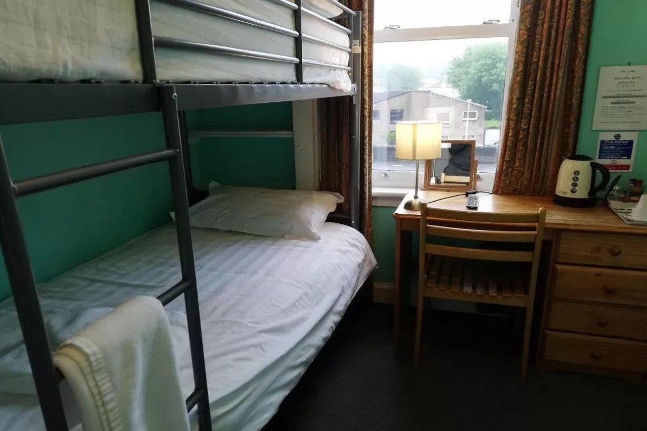 Twin Lions Hotel 2*