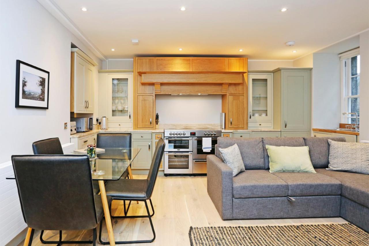 Joivy Modern And Airy Flat On The Historic Royal Mile Edinburgh