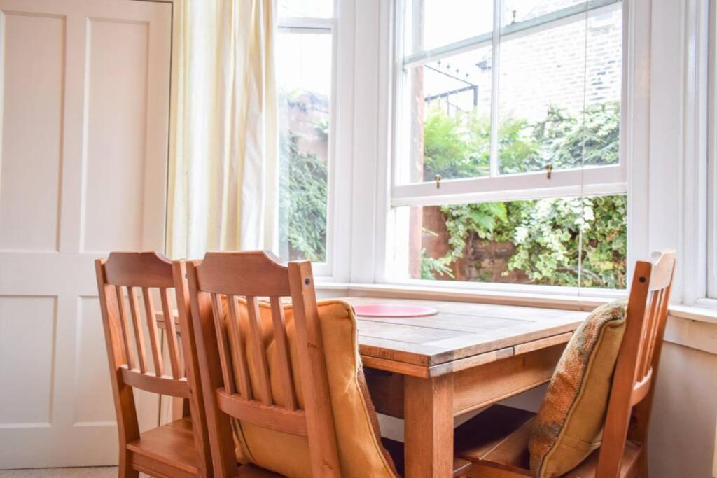 Lovely Sunny 2 Bed Coast Appartement