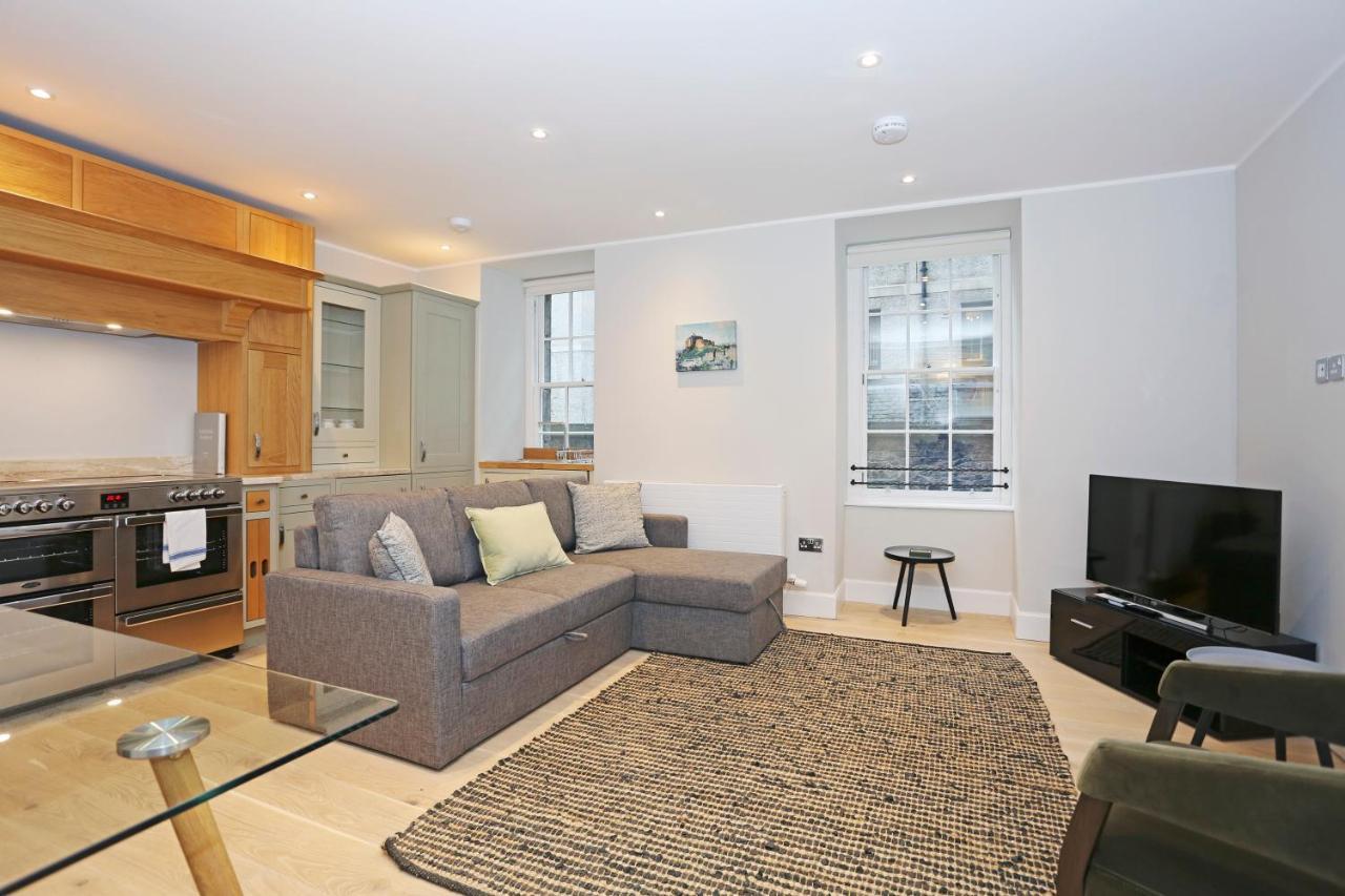 Joivy Modern And Airy Flat On The Historic Royal Mile Apartment Edinburgh
