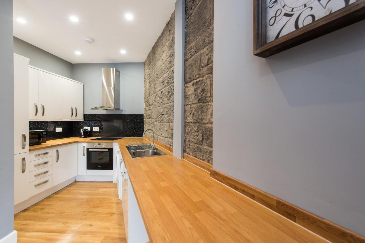 Castle Apt, Modern, Apartment EDI