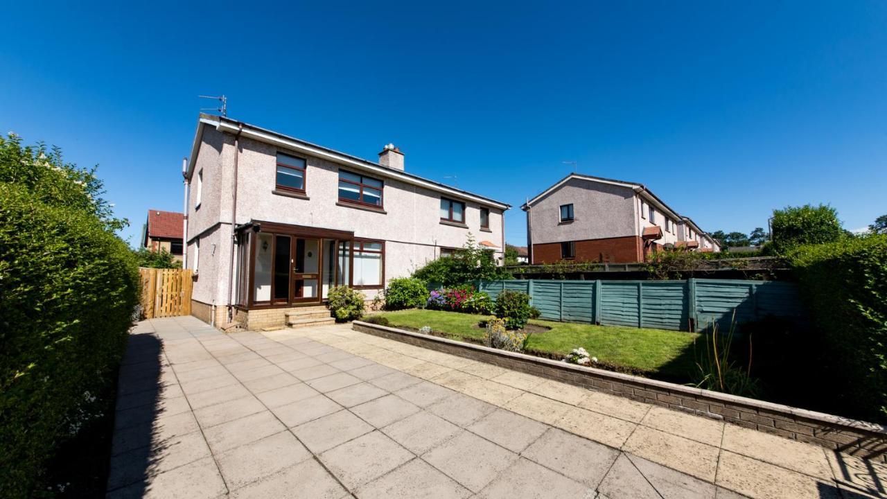 Holiday home 3 Bed House W/drive & Garden V/fast Wifi Near Bioquarter Edinburgh