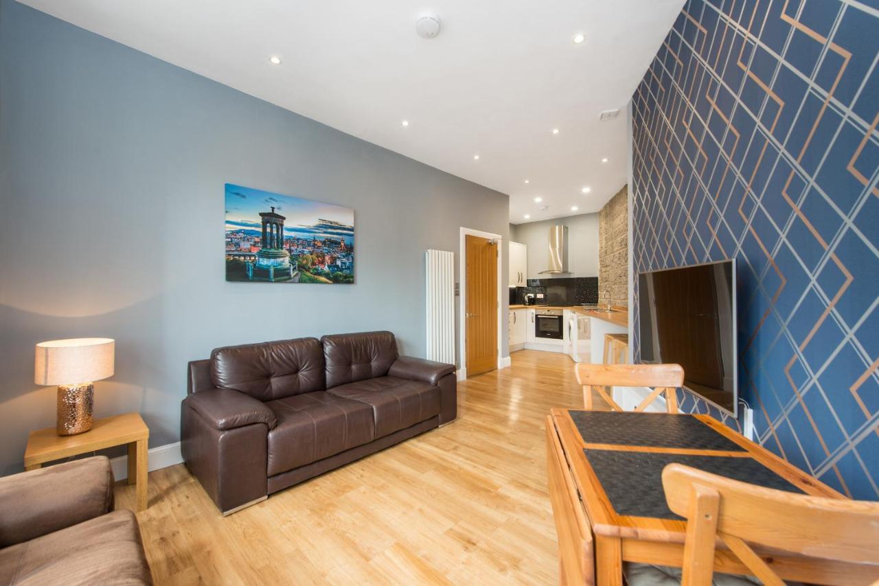Castle Apt, Modern, *