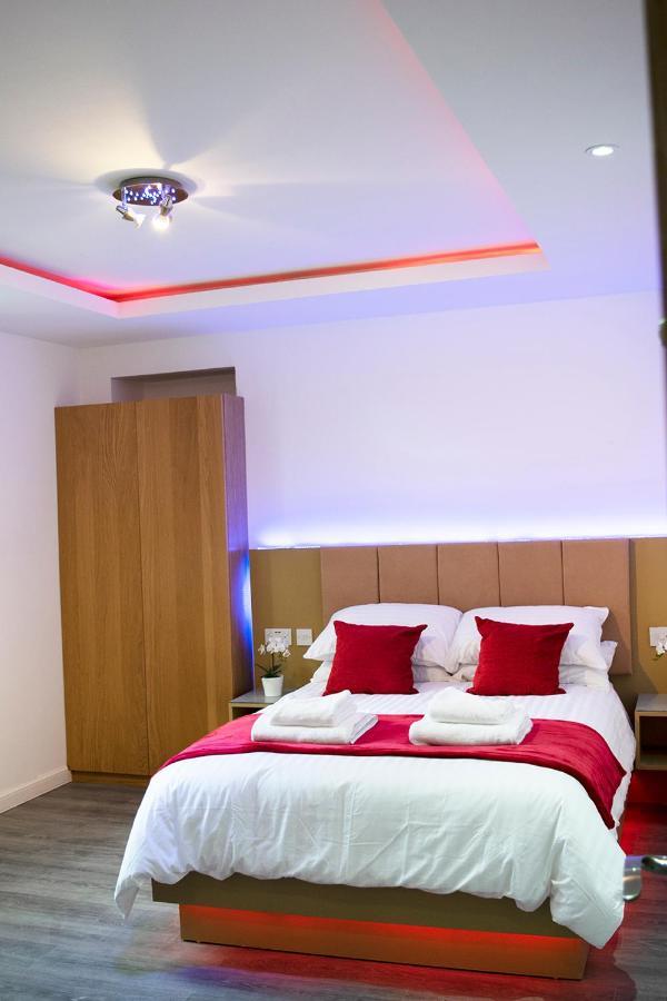 Aparthotel Crosskeys 双金匙公寓 *