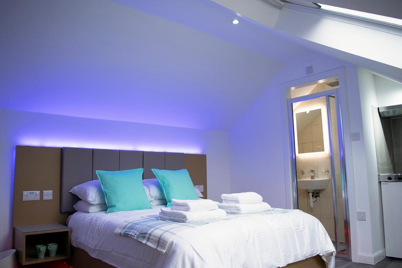 Aparthotel Crosskeys 双金匙公寓 *