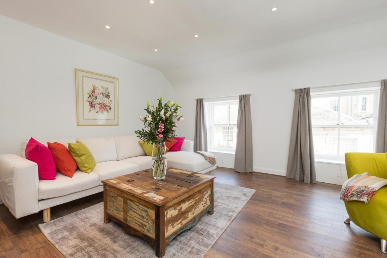 Gloucester Lane - Central Mews *