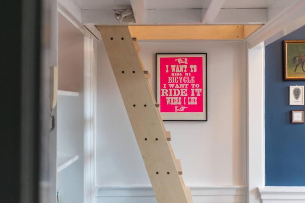 Newly Refurbished Centre Chic Pad Apartment *