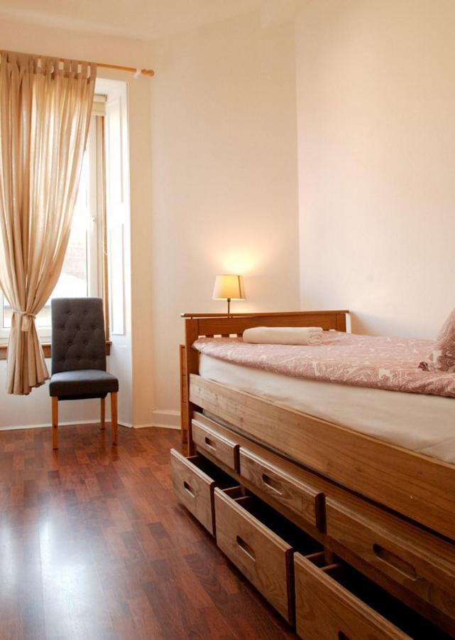 Pitt Street Apartment Beautiful Spacious Apartment Free Parking And Free Sanitizer Apartment