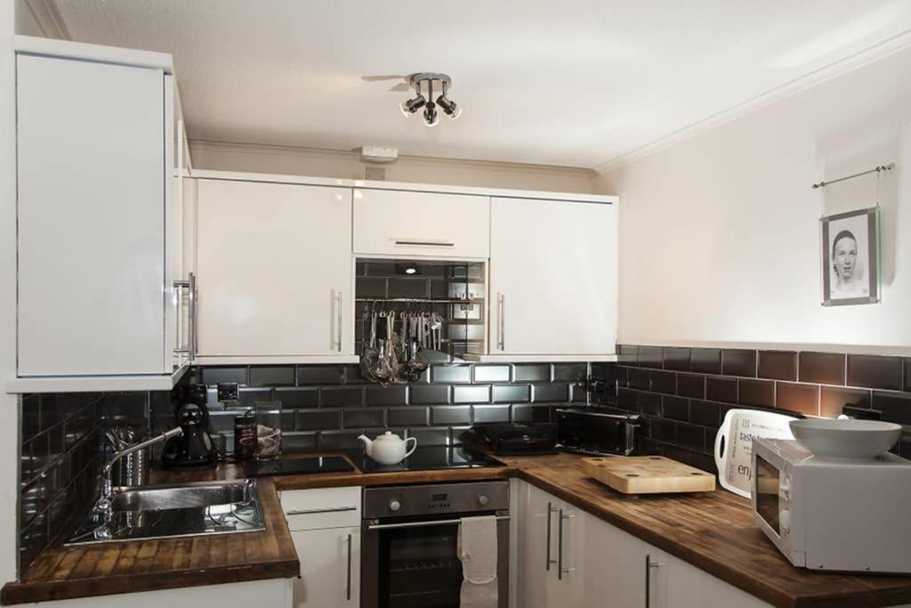 Apartment 2 Bedroom With Park View