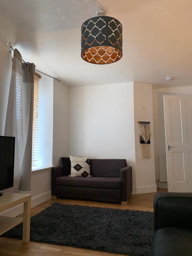 Charming 5-bed In Apartment