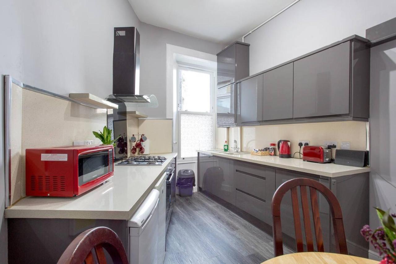 Stunning 2-bed In Apartment