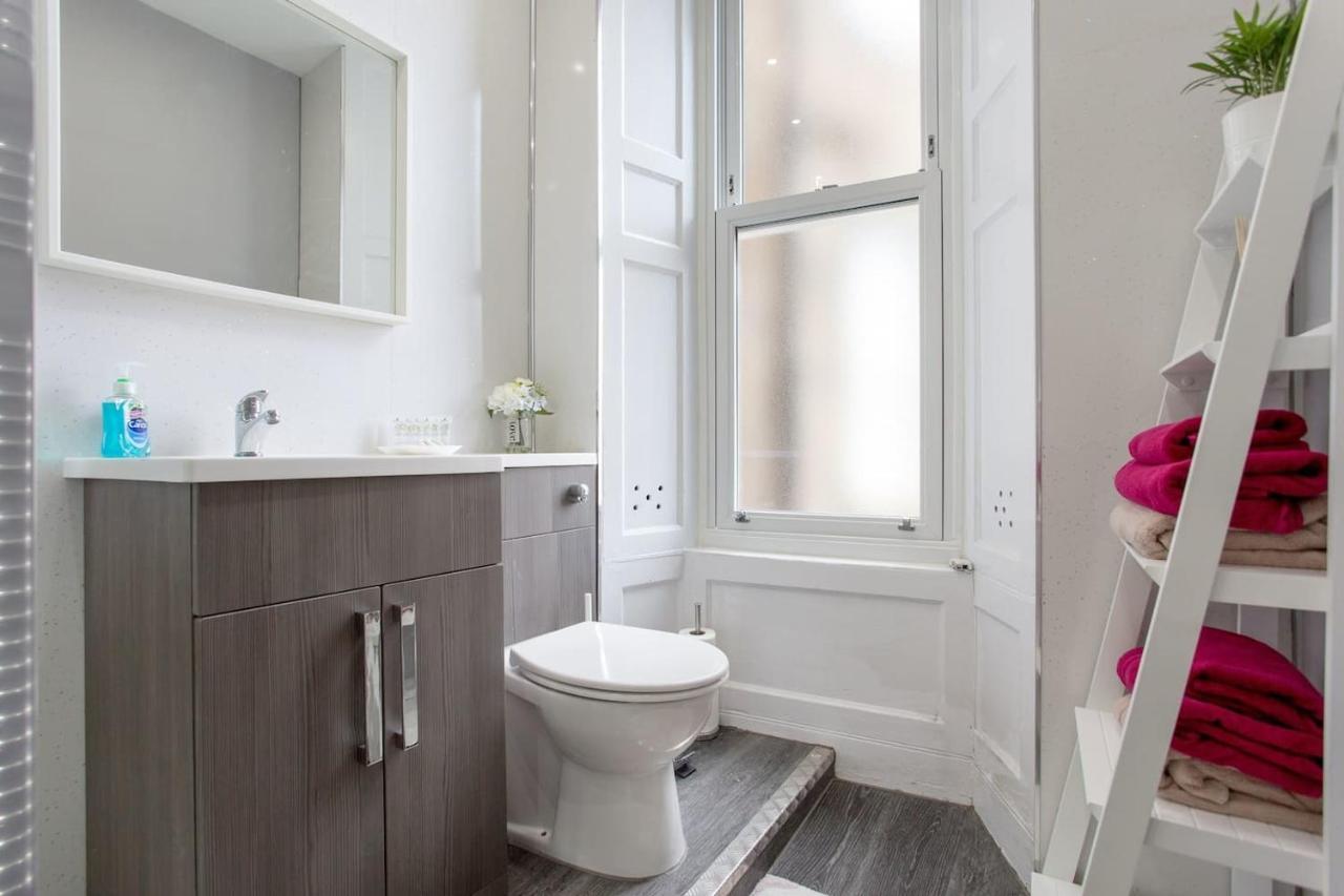Apartment Stunning 2-bed In Edinburgh