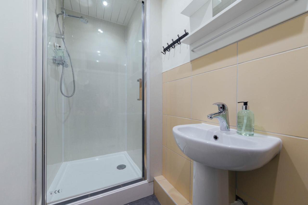 Stylish And Comfortable Centre EDI