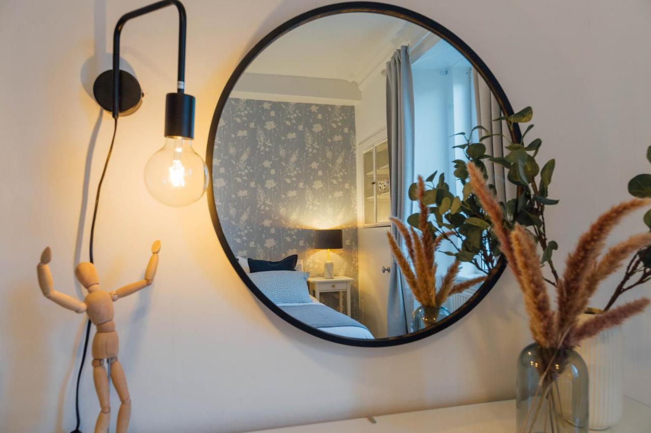 Stylish And Comfortable Centre EDI