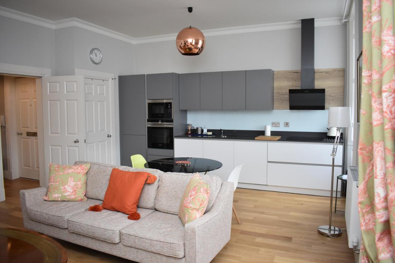 Bernard St - Bright And Spacious 1 Bed At The Shore! Apartment