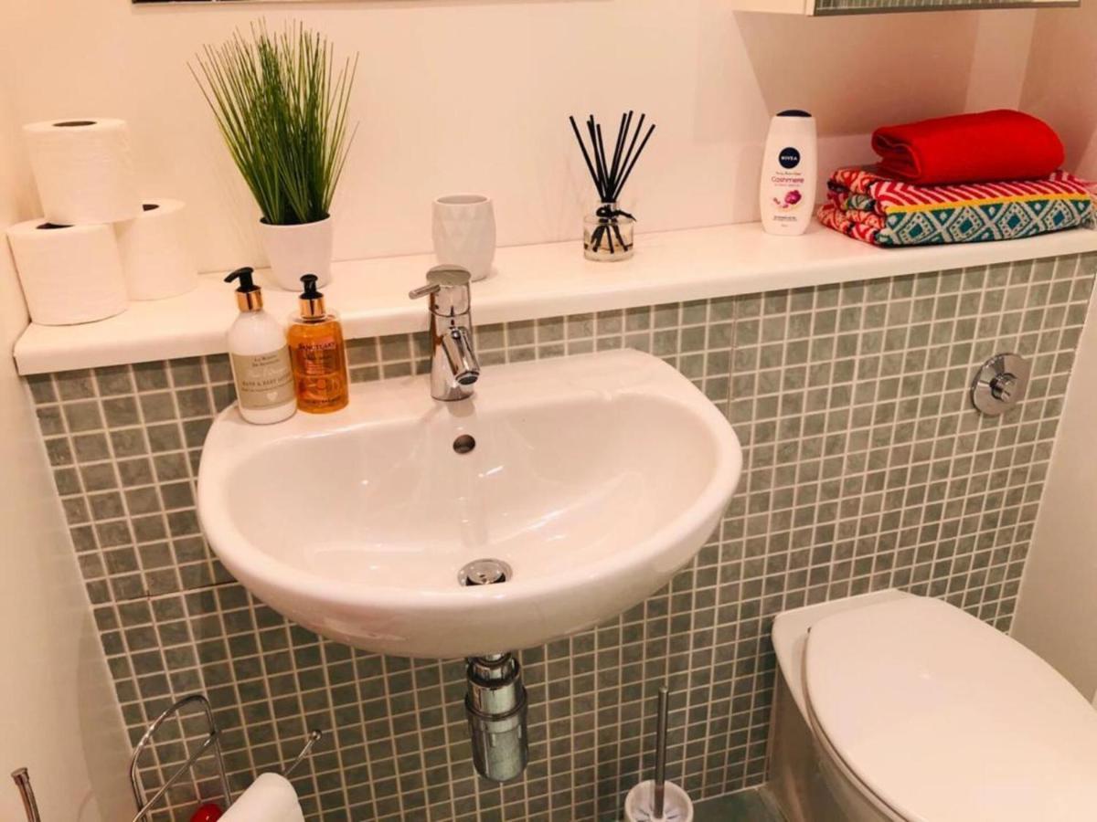 Remarkable 2 Bed In Appartement