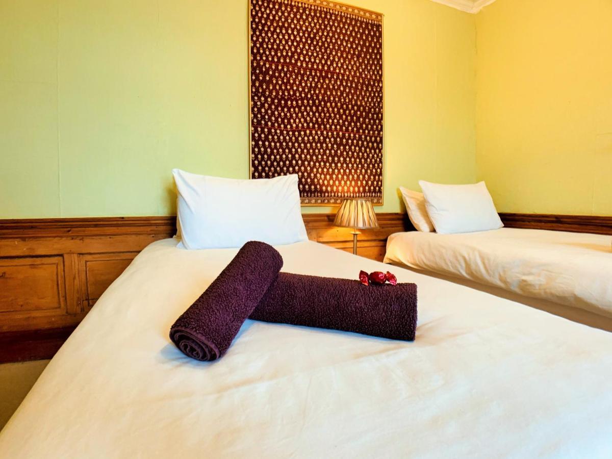 F2 Charming Centre Full Of Character Apartment EDI