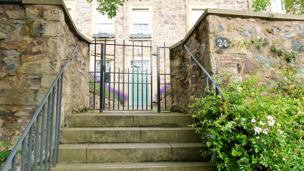 Apartment F2 Charming Centre Full Of Character