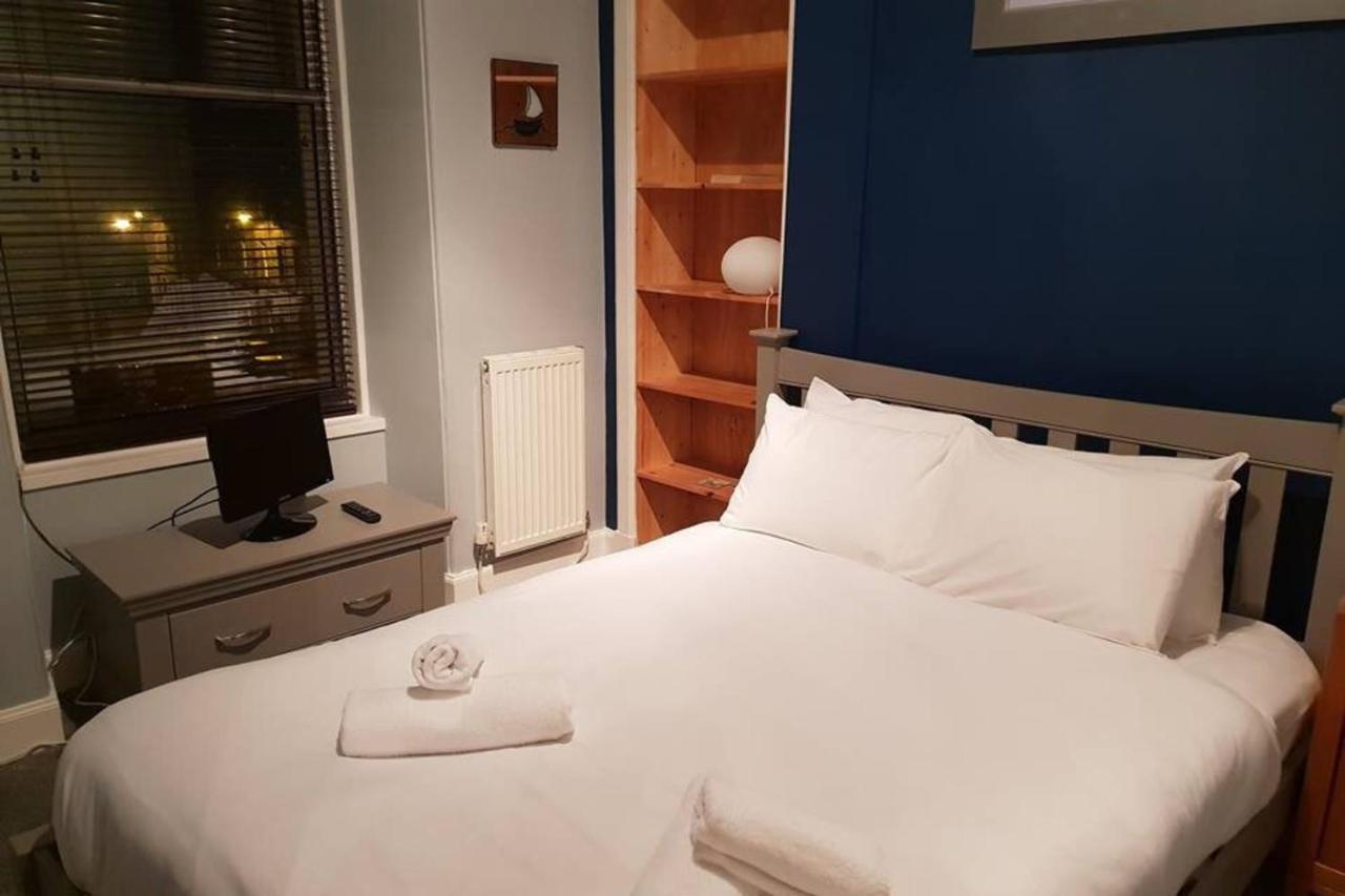 Bright 1 Bedroom Near Centre Edinburgh