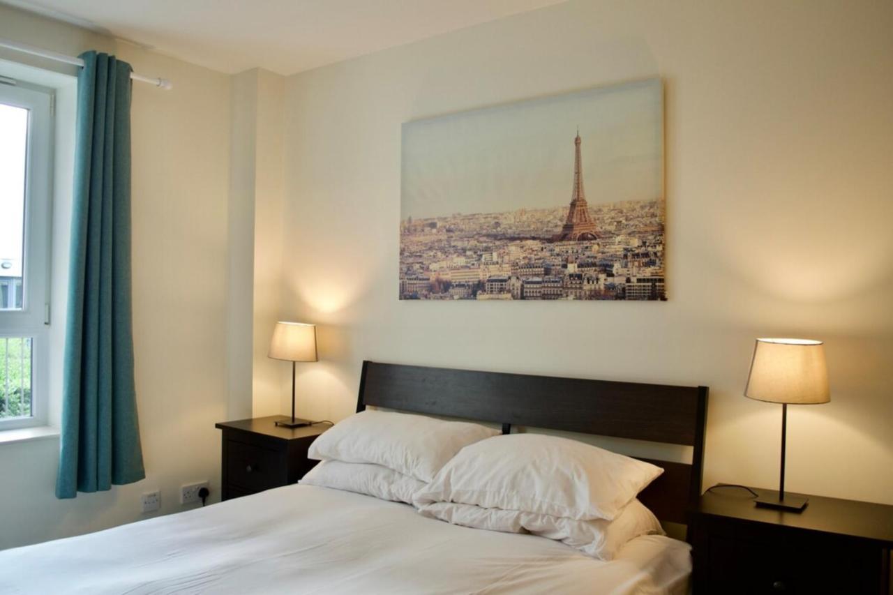 Modern 2 Bedroom Centre Flat * EDI