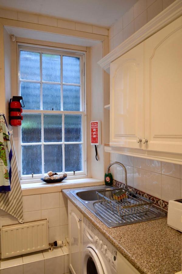 Homely Comfortable 2 Bed In Historic Rose Street * Edinburgh