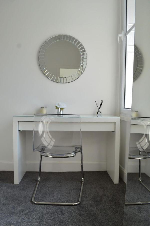 Spacious 3 Bedroom Flat In The Centre Apartment