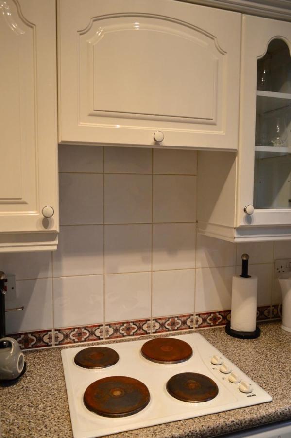 Homely Comfortable 2 Bed In Historic Rose Street Apartment Edinburgh