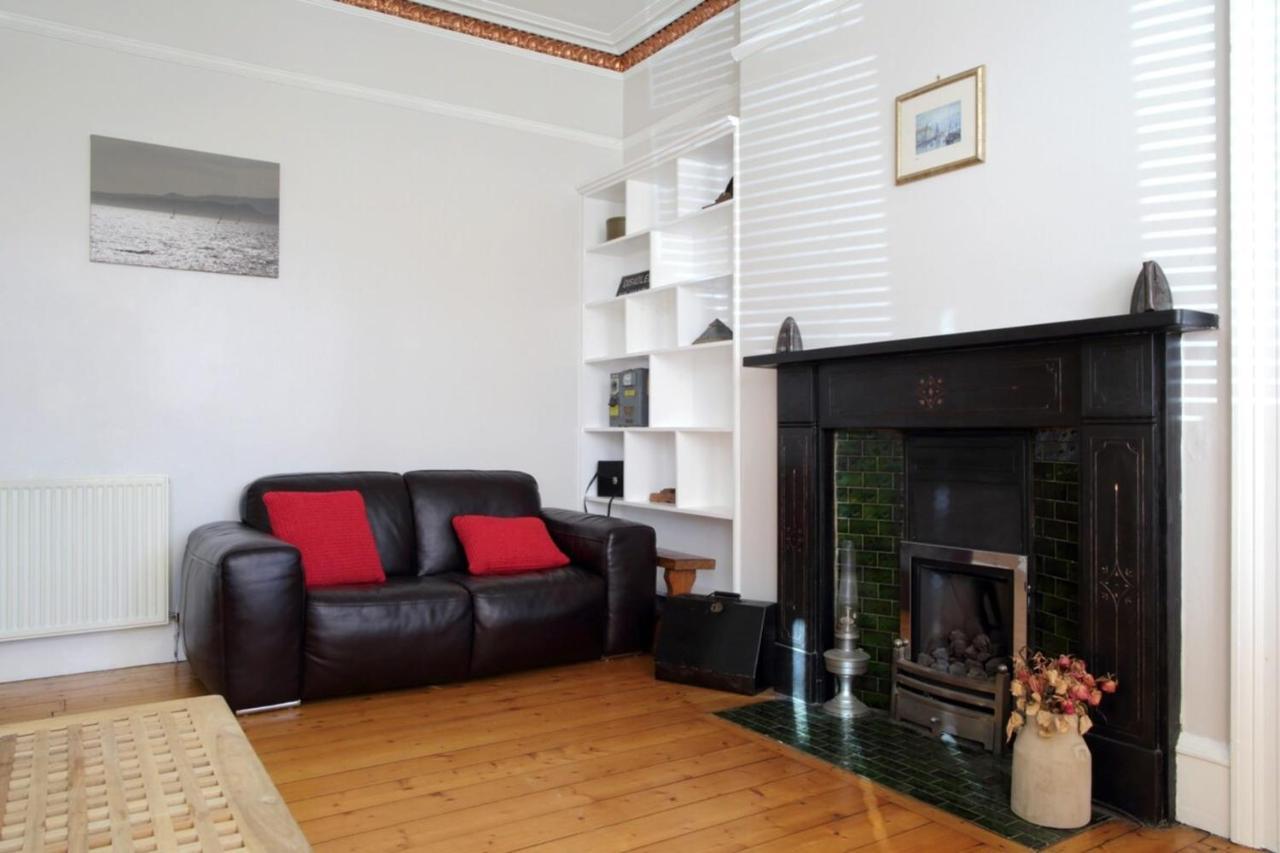 And Spacious 2 Bedroom Flat With Garden Apartment EDI