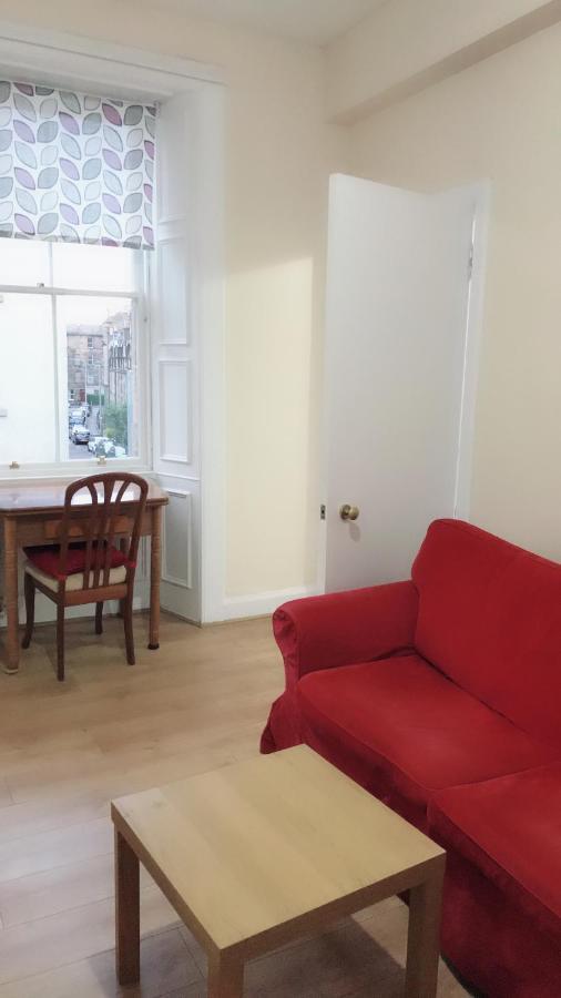 Apartment Newington Area