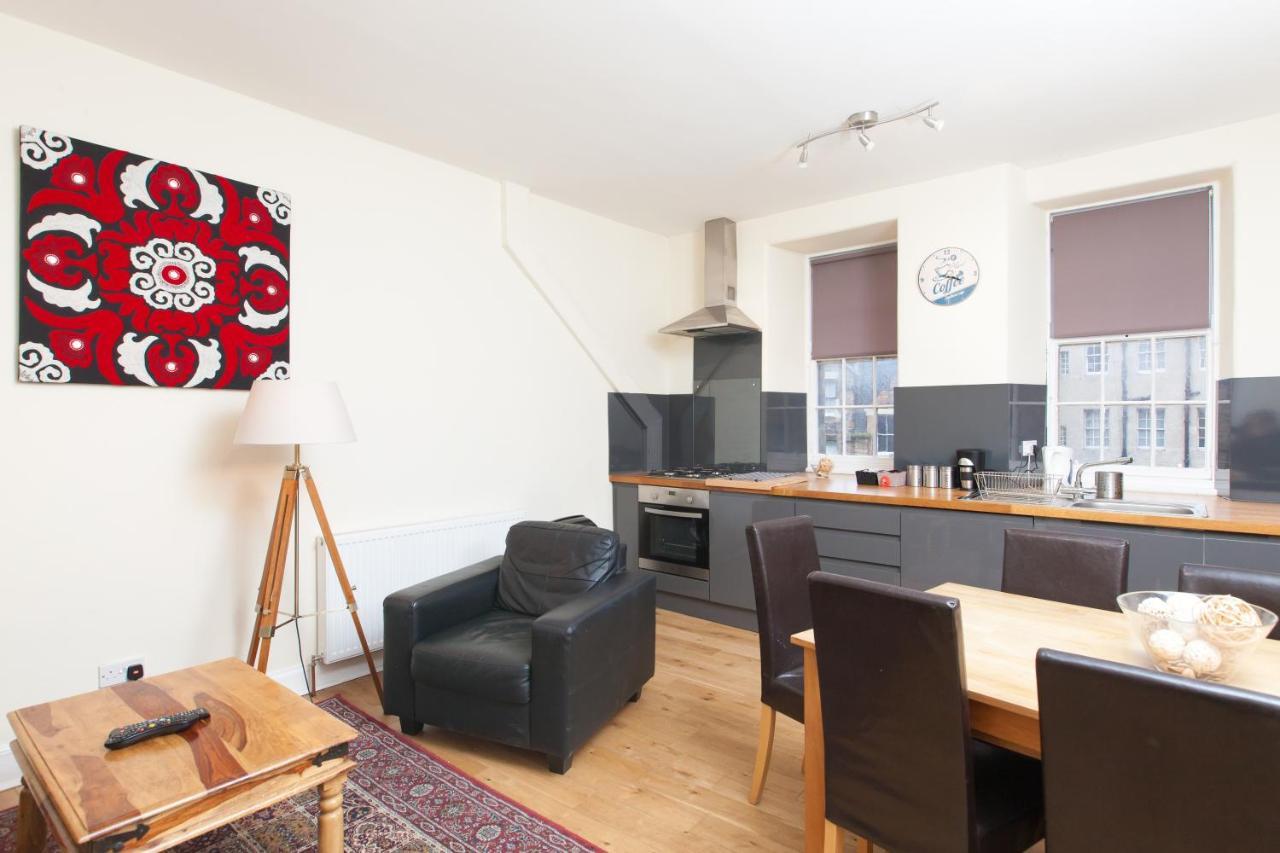 Cozy Beside Castle!!! Apartment Edinburgh