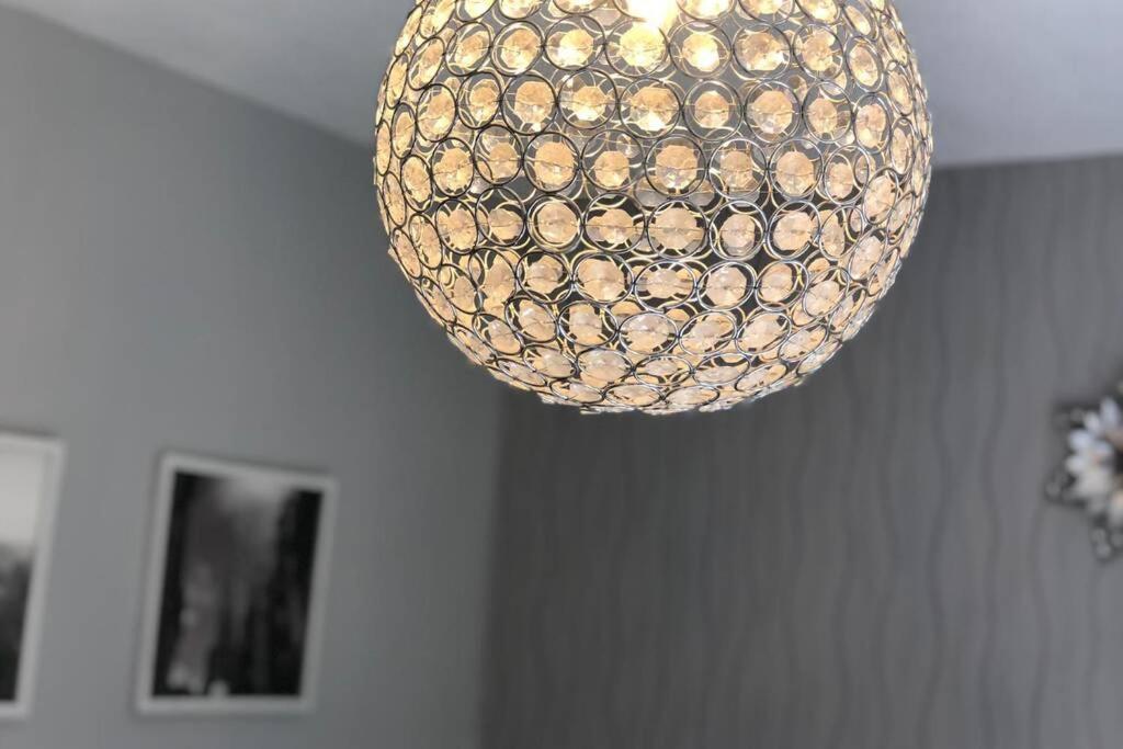 Beautiful Self-catering 2 Bed With Free Parking 10 Minutes To Centre Edinburgh