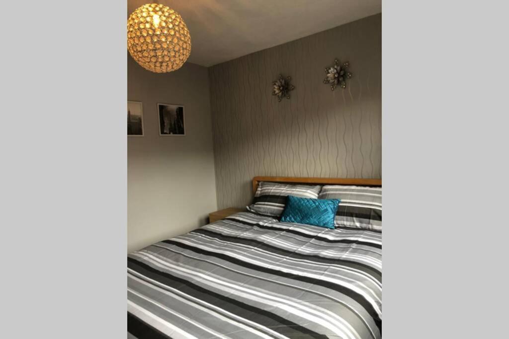 Beautiful Self-catering 2 Bed With Free Parking 10 Minutes To Centre Edinburgh