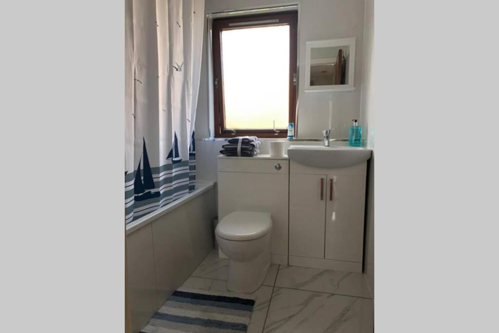 Apartment Beautiful Self-catering 2 Bed With Free Parking 10 Minutes To Centre Edinburgh