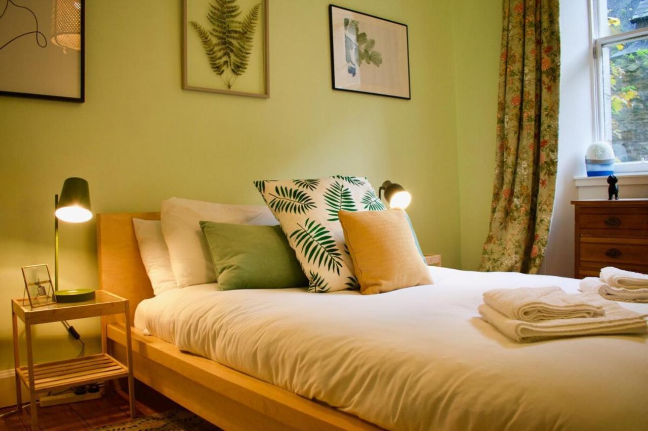 3 Bedroom Next To Leafy Meadows *