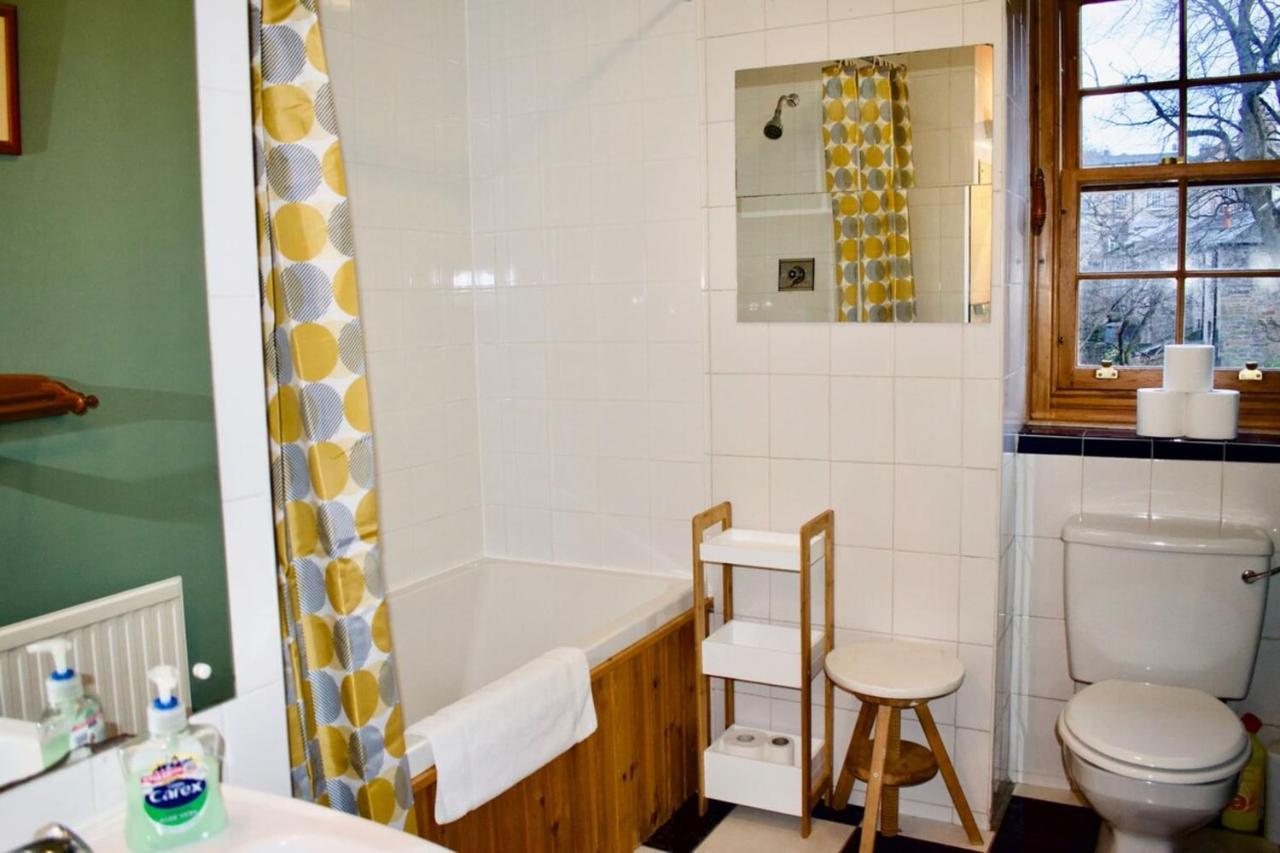 Grand New Town 2 Bedroom In Apartment Edinburgh