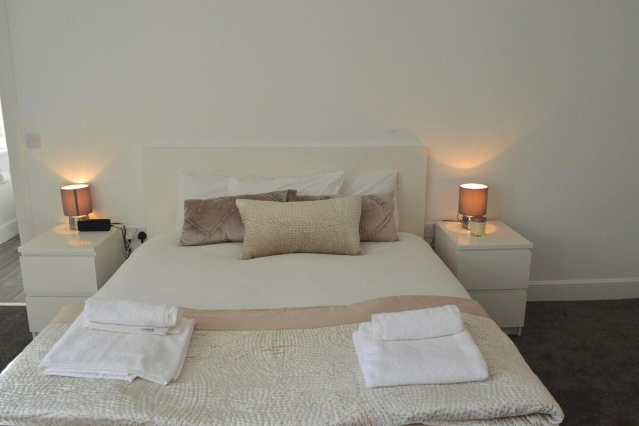 Spacious 3 Bedroom Flat In The Centre * Edinburgh